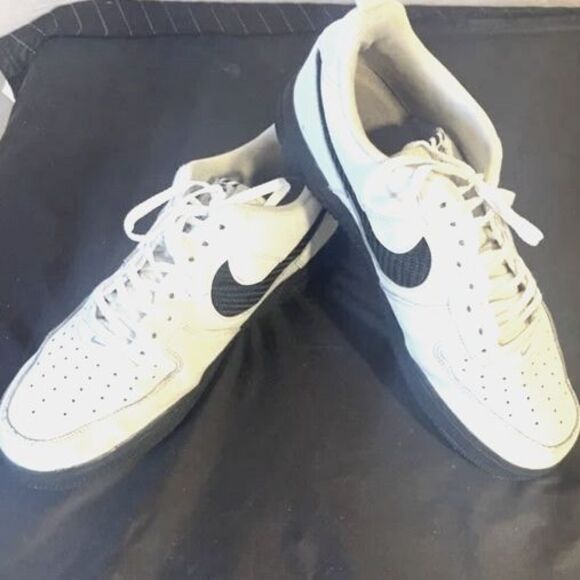 Mens Nike Air Force 1 \'07 Low White Black Size 12
